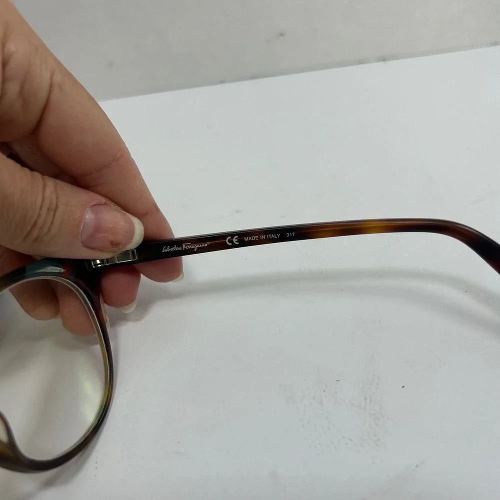 Salvatore Ferragamo key specs